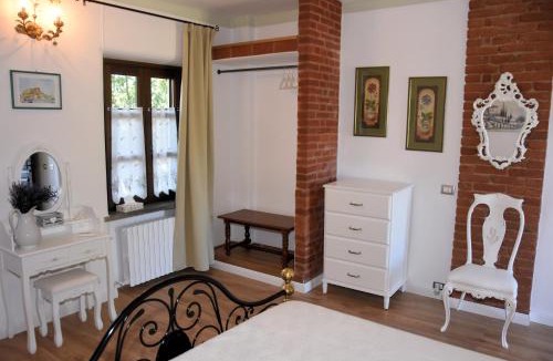 Tigliole Apartment | Guest House La Carolina