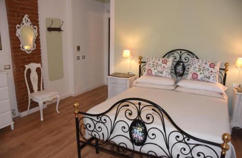 Tigliole Apartment | Guest House La Carolina