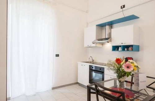 Municipio 1 Apartment | GuestHost - 13 NEW! 1bedroom & balcony P.zza Garibaldi! WiFi