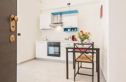 Municipio 1 Apartment | GuestHost - 13 NEW! 1bedroom & balcony P.zza Garibaldi! WiFi