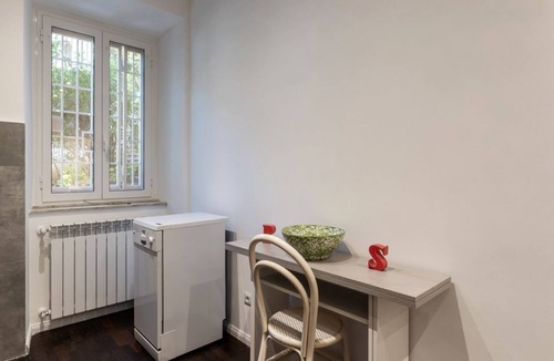 Nomentano Apartment | GuestHost - Apartment located on the ground floor of a building, with two floors in total, without lift.In 55 m2 of space it accommodates 4 people, in the Nomentana/Sant'Agnese area.It is located 800 meters from the Sant'Agnese metro station, 1.6 km from