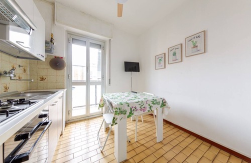Gallaratese Apartment | GuestHost - Bonola M1 Underground Bright & Functional Apt x4