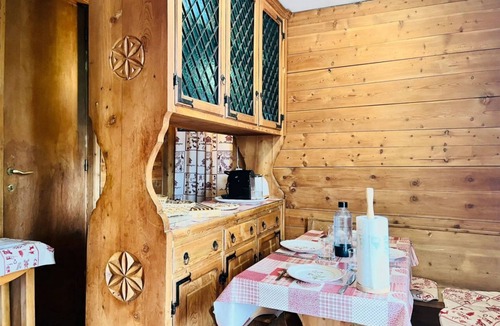 Courmayeur Apartment | GuestHost - Comfortable 150 sqm apartment, accommodating up to 6 people, located on the second floor of a building without an elevator.The property is located in a well-served residential area of ​the town. The pedestrian center and the ski lift are