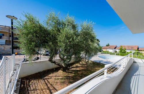 Foggetta Apartment | GuestHost - Comfy Balcony Flat with Sea View