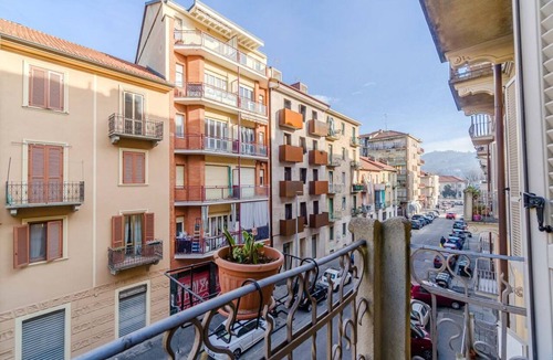 Lingotto Apartment | GuestHost - Cozy 70sqm apartment located on the second floor of a building with an elevator (NOT for disabled people)The apartment is situated in a quiet area of Turin, close to Parco Millefonti and the Po River, ideal for walks and outdoor activities. W