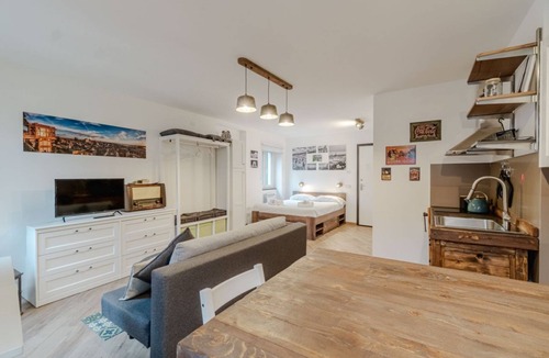 Pre Apartment | GuestHost - Cozy flat of 40 square meters, can accommodate up to 4 people, located on the 4th floor of a building WITH lift with steps to access it (NOT suitable for disabled people) The property is located in the heart of the most authentic Genoese old