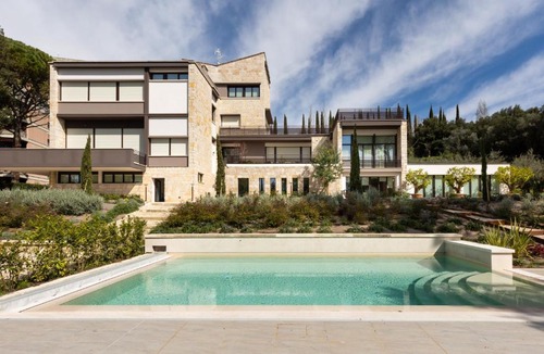 Perugia Apartment | GuestHost - Exclusive Perugia Getaway - Apartments with Shared Pool & Parking