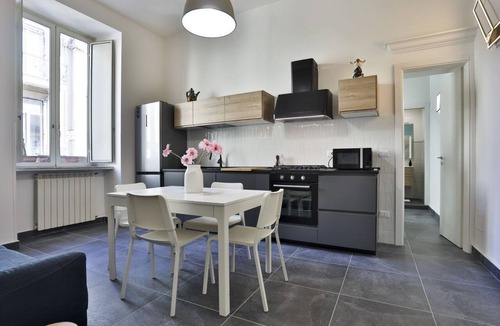 Naples City Centre Apartment | GuestHost - Garibaldi huge and cozy apartment