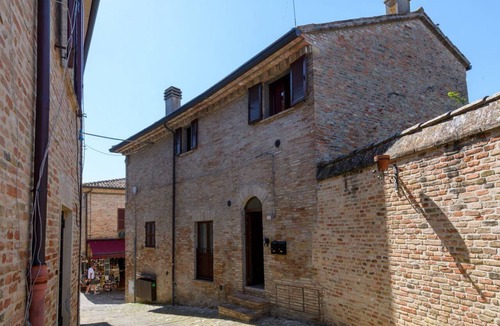 Gradara Apartment | GuestHost - Gradara Comfy Apartment BIG