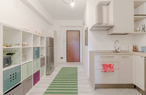 Roman Quarter Apartment | GuestHost - In the heart of the Quadrilatero Romano, this elegant 90 sqm apartment accommodates up to 6 guests. Located on the third floor with an elevator, it is in a ZTL area, just steps from Piazza Castello and Turin’s main attractions. Surrounded b