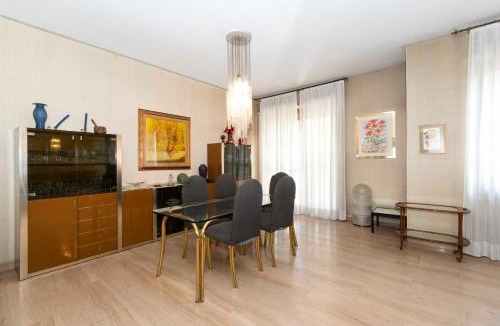 Parella Apartment | GuestHost - Massaua Roomy Vintage Apartment