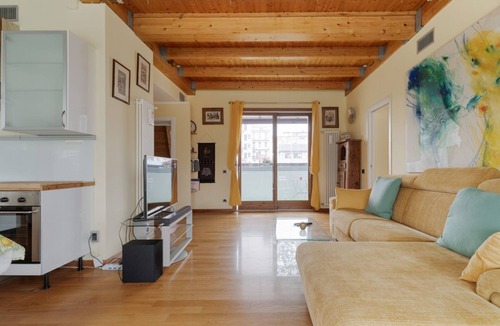 Porta Lodovica Apartment | GuestHost - Modern 90m2 penthouse, perfect for 6 people, located on the third floor of a building with lift.The accommodation is located in the Bocconi/Tibaldi district, a vibrant and strategic area, defined by the prestigious presence of the Bocconi Uni