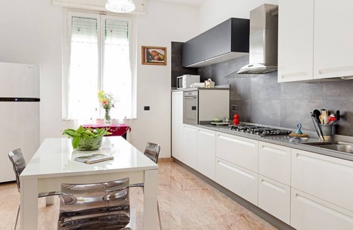 Arenella Apartment | GuestHost - Salvator Rosa Metro station Flat x8