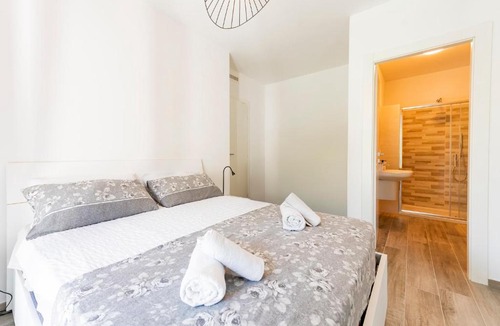 Francavilla al Mare Apartment | GuestHost - Seaside Exclusive Retreat with Balconies & Parking