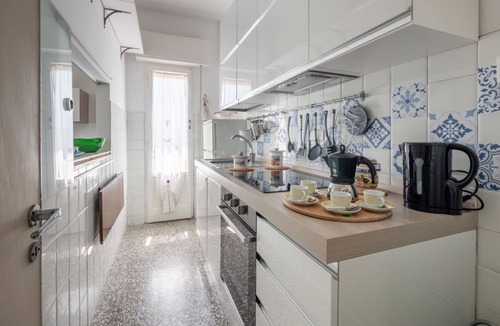 Torrette Apartment | GuestHost - The House by the Sea one step away from the beach! x6