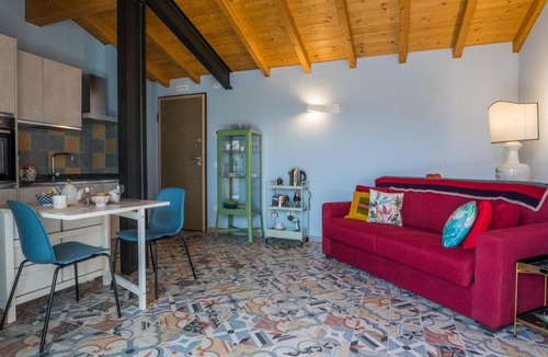 Cordigliano Apartment | GuestHost - Villa Silvana - Apt Giulia & Michela with terrace & parking
