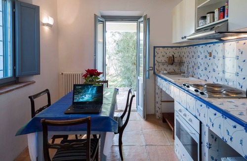 Montalto delle Marche House | Guided E-bike Tours (1h sea or mountain) with Restaurant available at stay