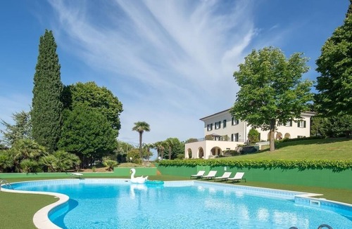 Acquesalate Villa | Heart of the Marches | Private Pool, Garden Oasis & Tennis Court | Animal Friendly