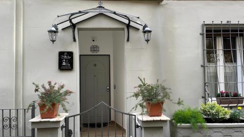 Nomentano House | Helle Hus Guest House - 4 min to Metro, Modern & Quiet, Direct to Colosseum