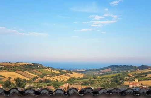 Colonnella House | Hill and sea