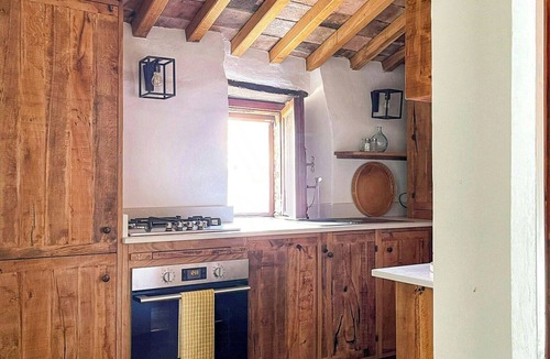 Monte Santa Maria Tiberina House | Historic farmhouse with panoramic pool