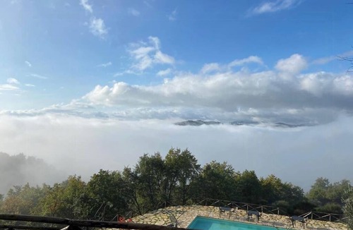 Monte Santa Maria Tiberina House | Historic farmhouse in the Umbrian hills