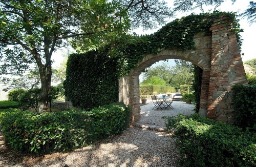 San Venanzo Apartment | Historic apartment in medieval village
