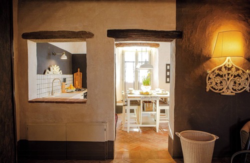 Monte San Savino Apartment | Historic farmhouse with infinity pool and sauna