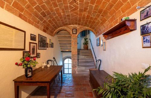 Torniella House | Historic Farmhouse Casa Del Chiodo