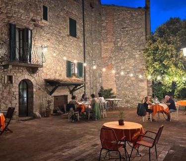 Torniella House | Historic Farmhouse Casa Del Chiodo