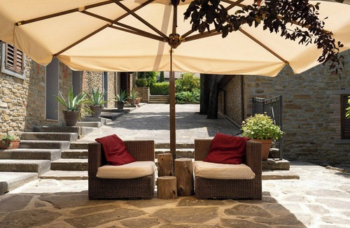 Arezzo Apartment | Historic house among Tuscan vineyards and olives