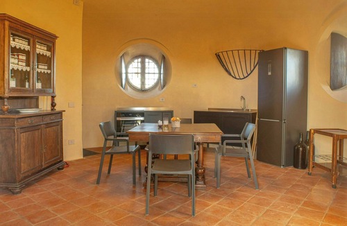 Rosignano Monferrato House | Historic tower with Monferrato views