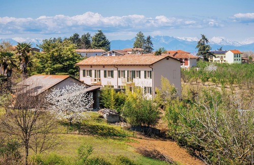 Costigliole d'Asti House | Historic villa in Piedmont's wine country