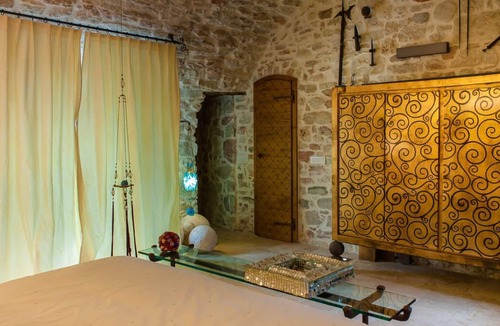 Montefortino Villa | Historic villa tower in the Sibillini Mountains