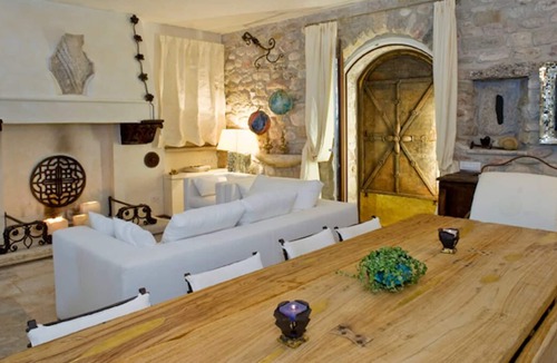 Montefortino Villa | Historic villa tower in the Sibillini Mountains