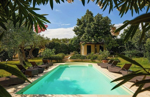 Fano House | Historic villa with sea views near Fano