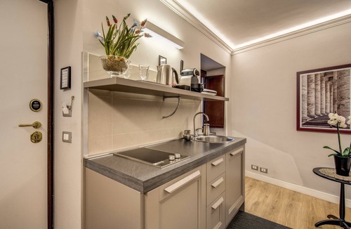 Rione V Ponte Apartment | HiSuiteROME