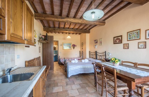 Castiglion Fibocchi Other | Holiday Apartment 'Monolocale Saraceno' with Pool, Garden & Wi-Fi