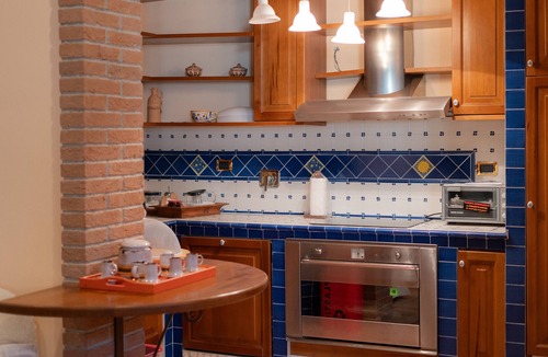 Gualdo Cattaneo Apartment | Holiday Apartment "Villa Rita - Ortensia" with Mountain View, Fenced Pool & Wi-Fi