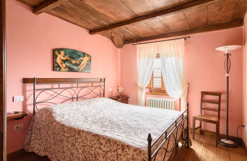 Raggiolo Apartment | Holiday apartment in the medieval old town