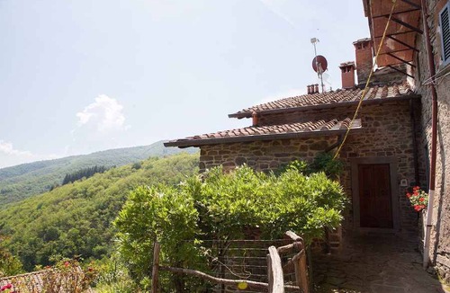 Raggiolo Apartment | Holiday apartment in the medieval old town