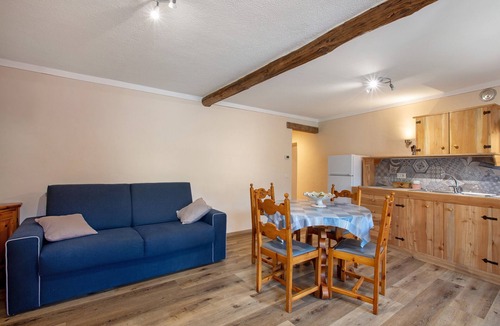 Saint Maurice Apartment | Holiday Apartment "Maison Marcel Sarre" with Mountain View & Balcony