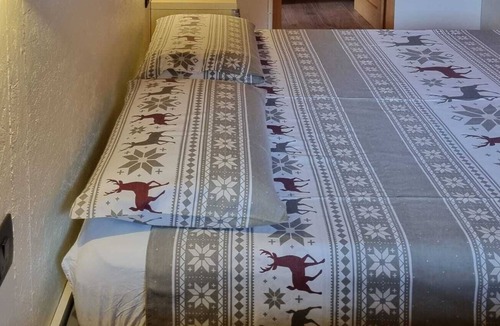 Moyes Apartment | Holiday Apartment "Panoramico" with Mountain View, Private Terrace & Wi-Fi