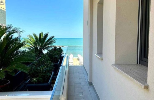 Pesaro Apartment | Holiday apartment with air conditioning, internet and balcony with sea view