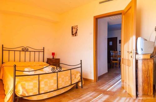 Sorano Apartment | Holiday apartment with air conditioning and outdoor pool
