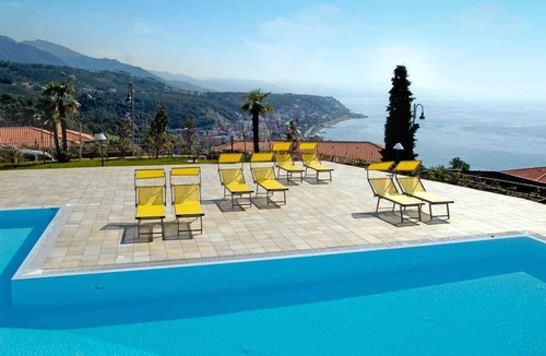 Cogoleto Apartment | Holiday apartment with air conditioning