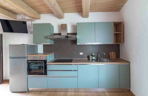 Fabriano House | Holiday cottage with terrace