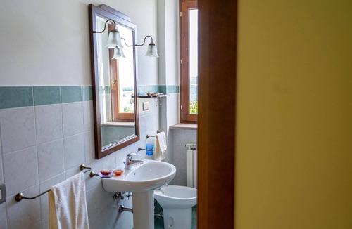 Cessapalombo Other | holiday flat 'Pomegranate' with swimming pool