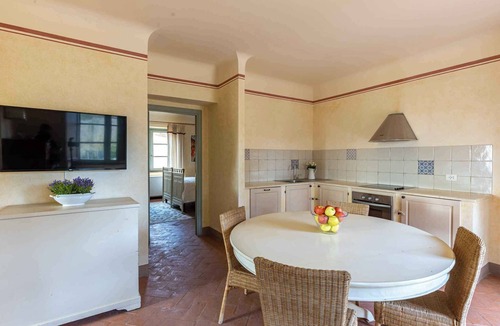 Montalcino Apartment | Holiday flat with pool and parking