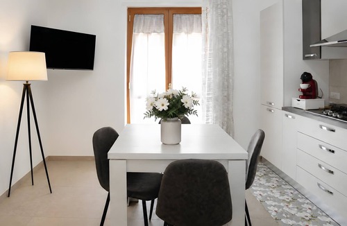 Crotone House | Holiday Home 'Alice' with Sea View and Wi-Fi